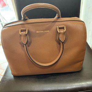 Michael Kors purse..gently used